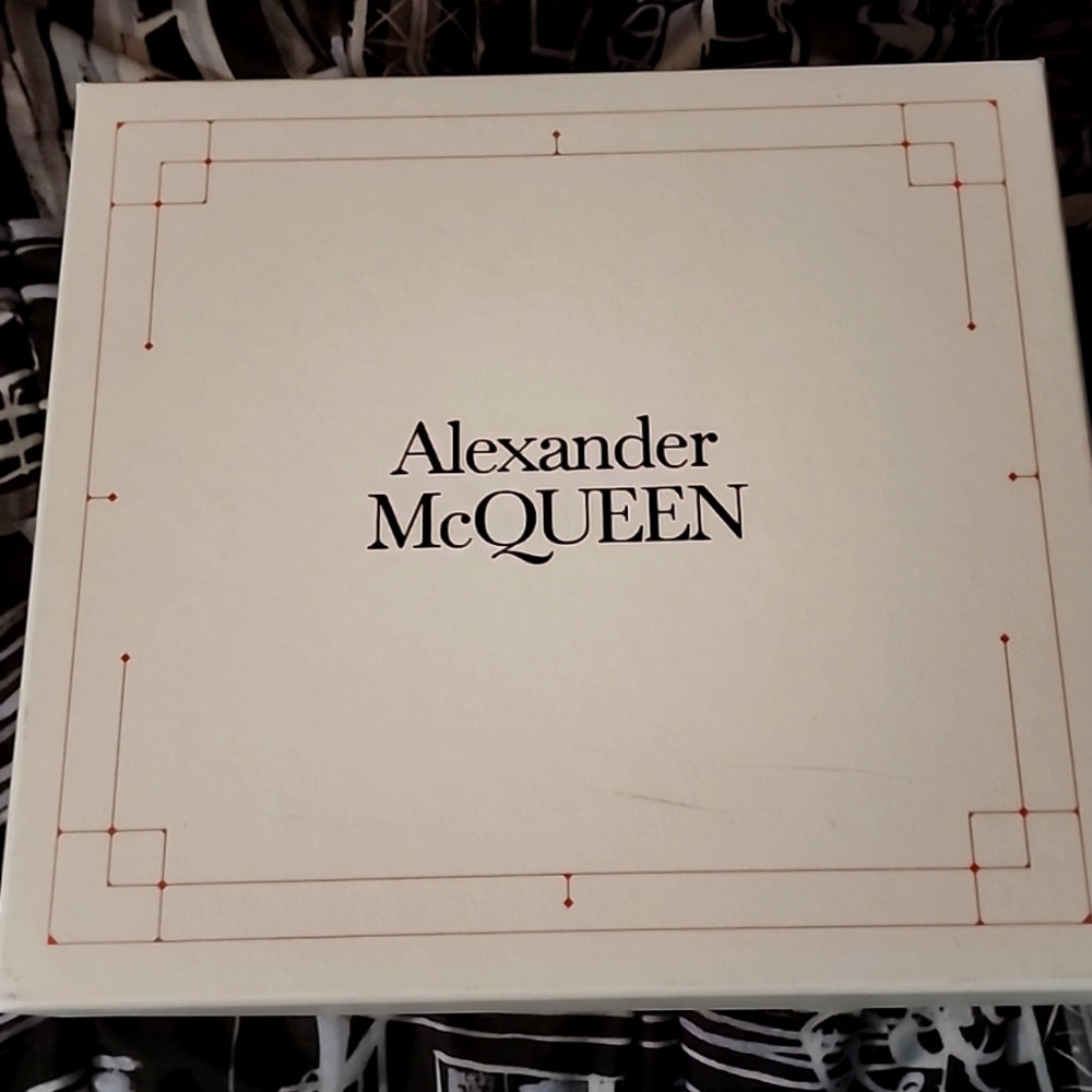 Alexander McQueen size 10 women's shoe( runs small) fit size 9/9.5